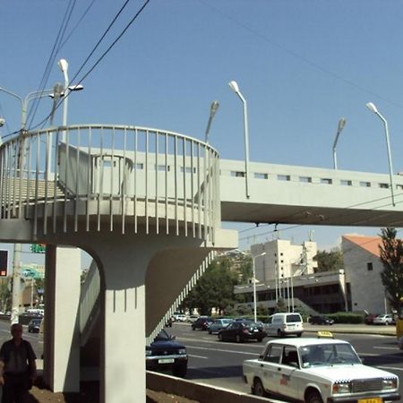 Sunny Apartment In The Center Yerevan Luaran gambar